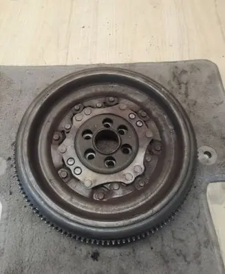 Volkswagen PASSAT B6 Flywheel 