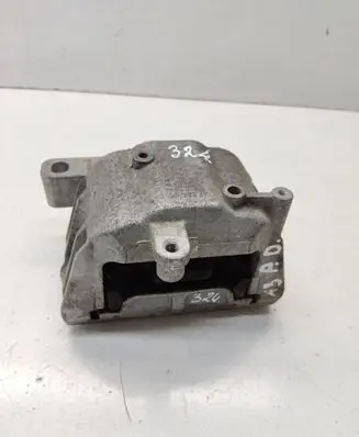 Audi A3 S3 8P Engine mount bracket 1K0199262 1K0199262AF