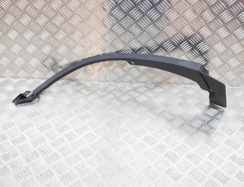 Rear fender molding trim