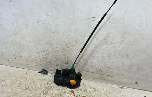 Opel Insignia A Rear door lock 13579566