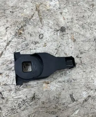 Porsche Macan (95B) Radiator mount bracket 95B121093A
