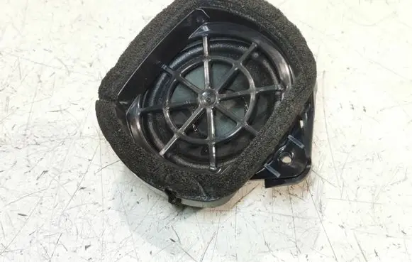 Audi A6 S6 C6 4F Front door speaker 4F9035411