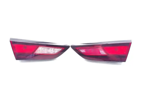 Opel Astra K Tailgate rear/tail lights 39032992 39032993