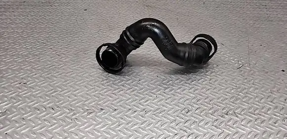 Volkswagen Touran I Breather hose/pipe 06F103212D