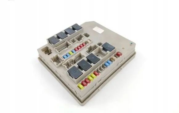Renault Clio III Fuse module 902663A