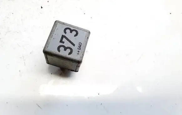 Volkswagen PASSAT B5.5 Other relay 8d0951253a