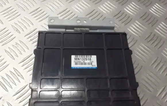 Mitsubishi Lancer Engine control unit/module MN132618
