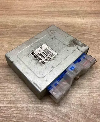Nissan X-Trail T30 Engine control unit/module ECU 237101N600 WITHPLUG