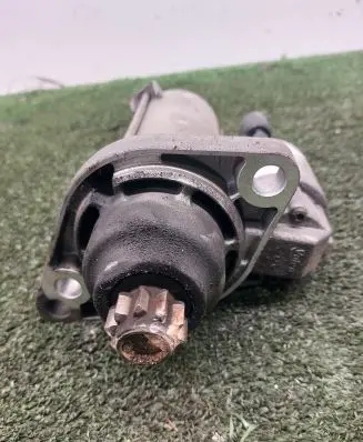Volkswagen Golf V Starter motor 02Z911023G 02Z911023