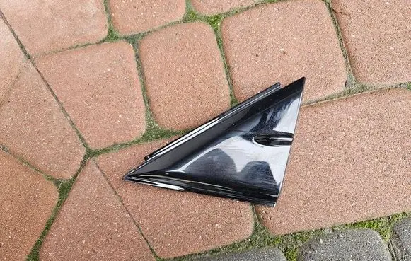 Toyota Camry VIII XV70 Fender end trim 67496-