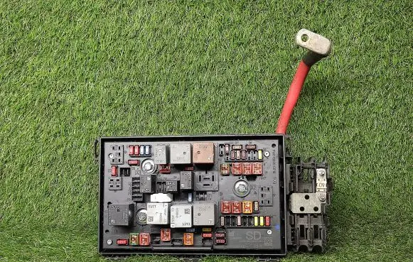 Opel Astra J Power management control unit 13343982 13343982SD