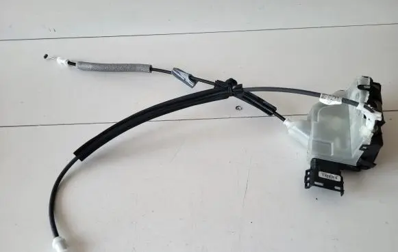 Citroen DS3 Rear door lock 16943782