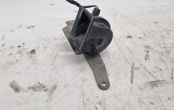 BMW 5 E60 E61 Horn signal 6935709 6935987