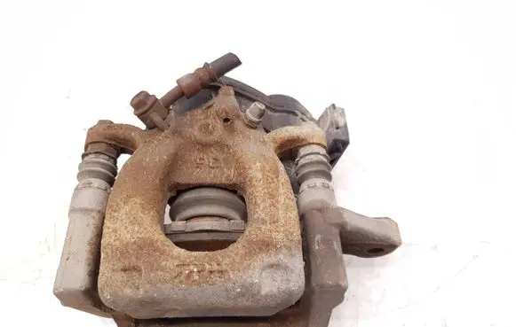 Nissan Qashqai Rear brake caliper