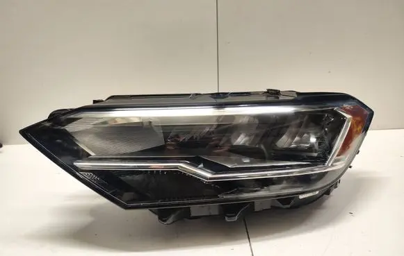 Volkswagen Jetta USA Headlight/headlamp 17A941035E