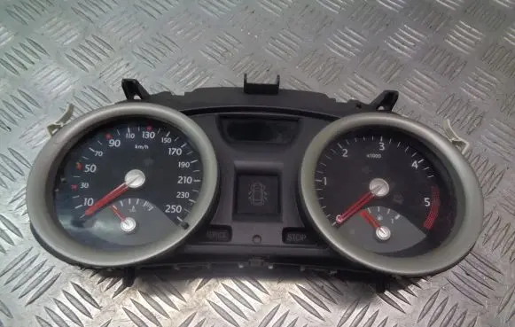 Renault Megane II Speedometer (instrument cluster) 8200399695D