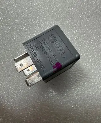Audi A6 S6 C7 4G Other relay 8D0951253A