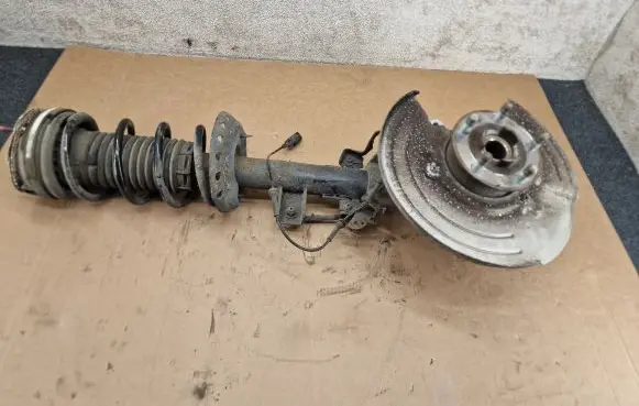 Land Rover Evoque I Rear wheel hub spindle/knuckle BJ3218K004AE