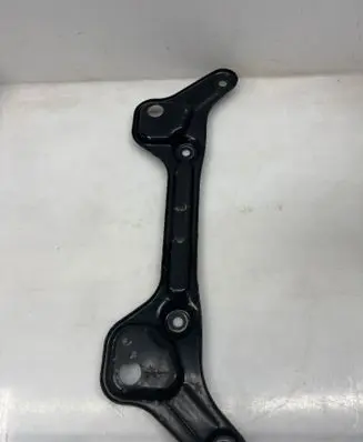 Mercedes-Benz C W204 Steering rack mounting bracket A2046280011