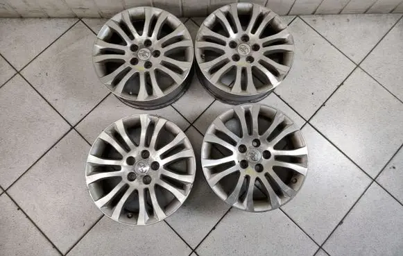 Toyota Sienna XL30 III R17 alloy rim 