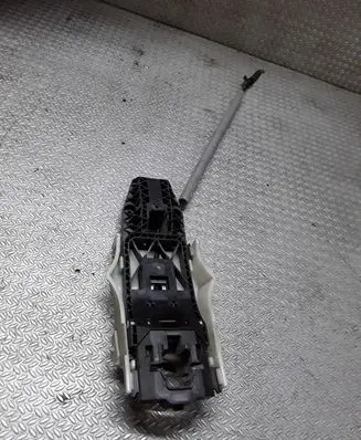 Rear door exterior handle/bracket