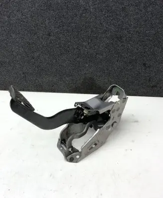 Honda CR-V Clutch pedal 