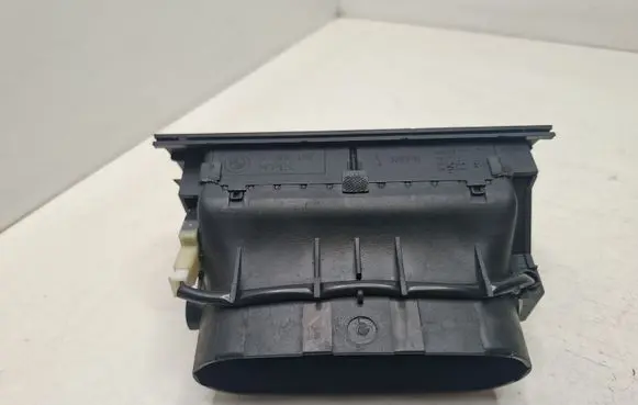 BMW 5 E39 Rear air vent grill 8376150