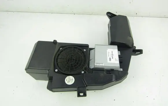 Audi A4 S4 B6 8E 8H Subwoofer speaker 8E9035223