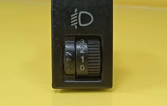 Honda Accord Headlight level height control switch 53206 53207