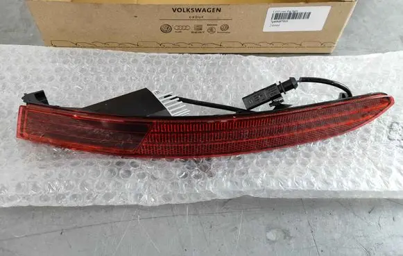 Volkswagen Touareg III Rear fog light 7P6945701L 7P6945701K