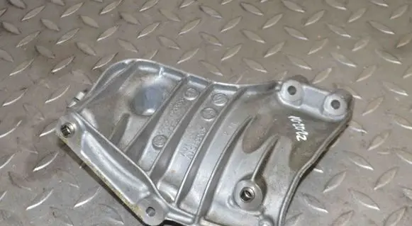 BMW 3 E92 E93 A/C compressor mount bracket 7556836