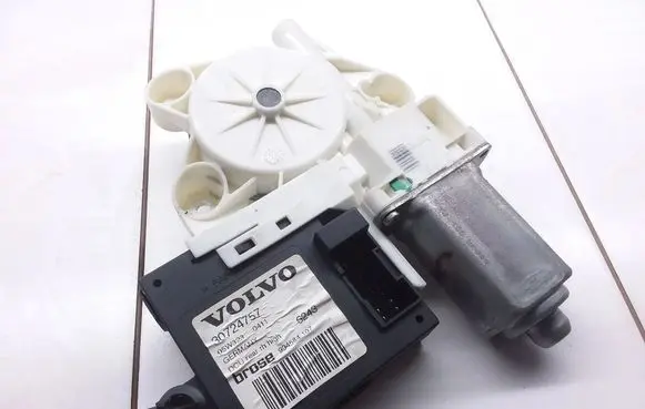 Volvo V50 Rear door window regulator motor 30724757 05W323