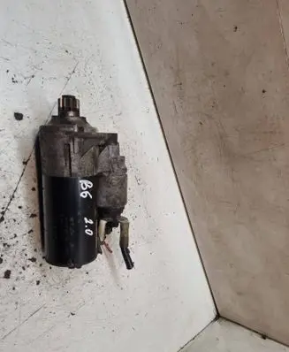 Volkswagen PASSAT B6 Starter motor 0001123016 02E911023H