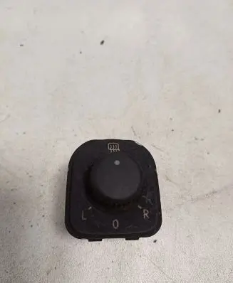 Volkswagen Golf V Wing mirror switch 1K0959565F