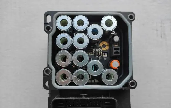 Mercedes-Benz CLS C218 X218 ABS Pump A2184313212