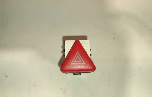 Skoda Fabia Mk1 (6Y) Hazard light switch 6y0953235