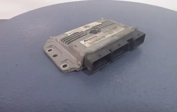 Renault Scenic II - Grand scenic II Engine control unit/module ECU 8200298463