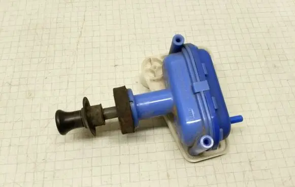 Audi 100 200 5000 C3 Central locking motor 893862153D