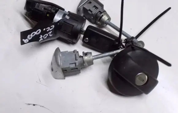 Peugeot 207 Ignition lock 3453456j4313