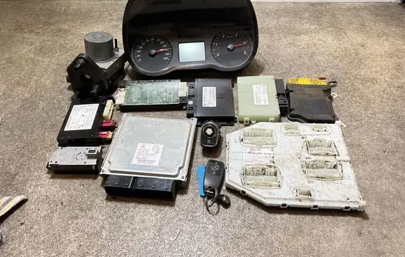 Mercedes-Benz Sprinter W907 W910 Engine ECU kit and lock set A6519003603 28597447AJ A6519013302