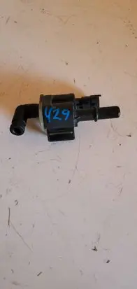 Chrysler Pacifica Breather valve 04627694AB 0439A03722