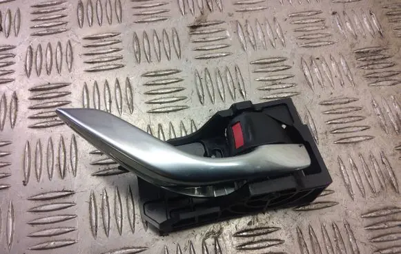 Mazda CX-3 Front door interior handle t8314rh