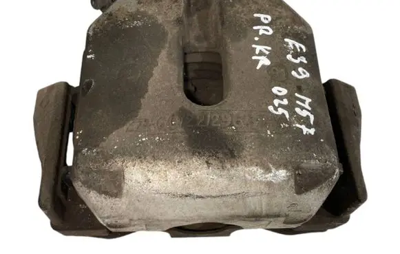 BMW 5 E39 Front brake caliper 6022296