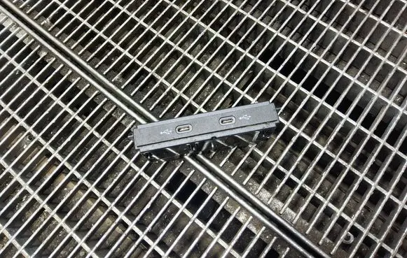 Volkswagen ID.3 USB socket connector 5NA035736