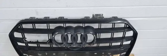 Audi A6 S6 C7 4G Front bumper upper radiator grill 4G0853653M