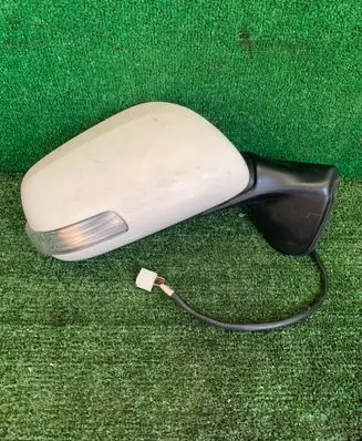 Toyota Auris 150 Front door electric wing mirror 