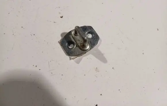 Toyota Corolla E120 E130 Front door lock loop/hook striker 