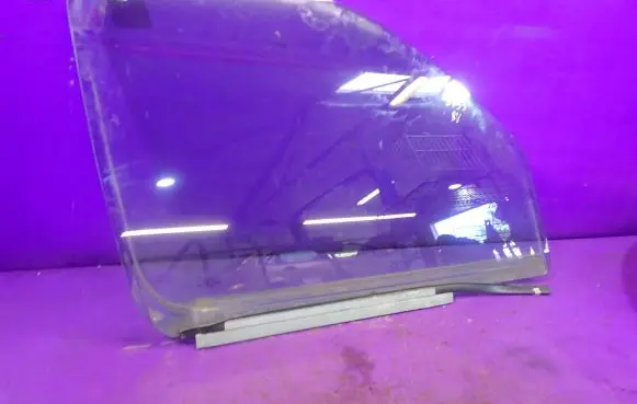 Renault Kangoo I Front door window glass four-door