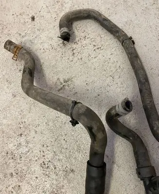 Tesla Model S Engine coolant pipe/hose 1031697-00-F