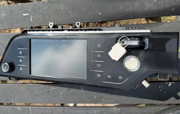 Citroen C4 Grand Picasso Multifunctional control switch/knob 98011194XU 2EB5E137 28324661